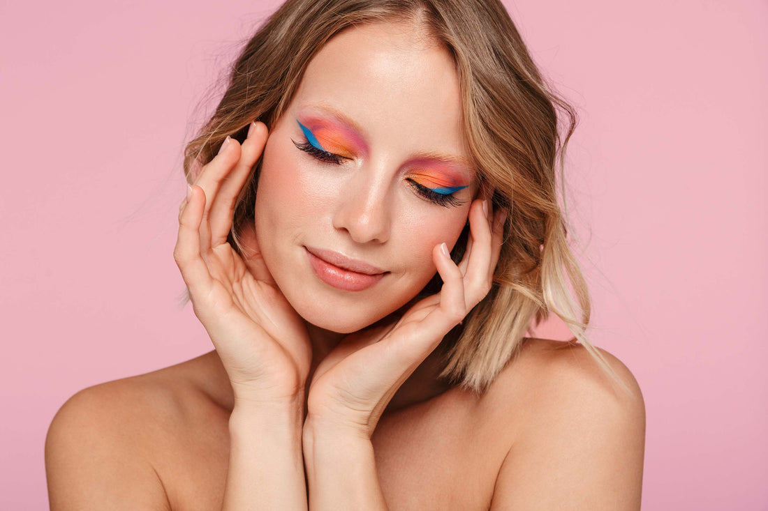 Frau mit wunderschönem Augen Make-up